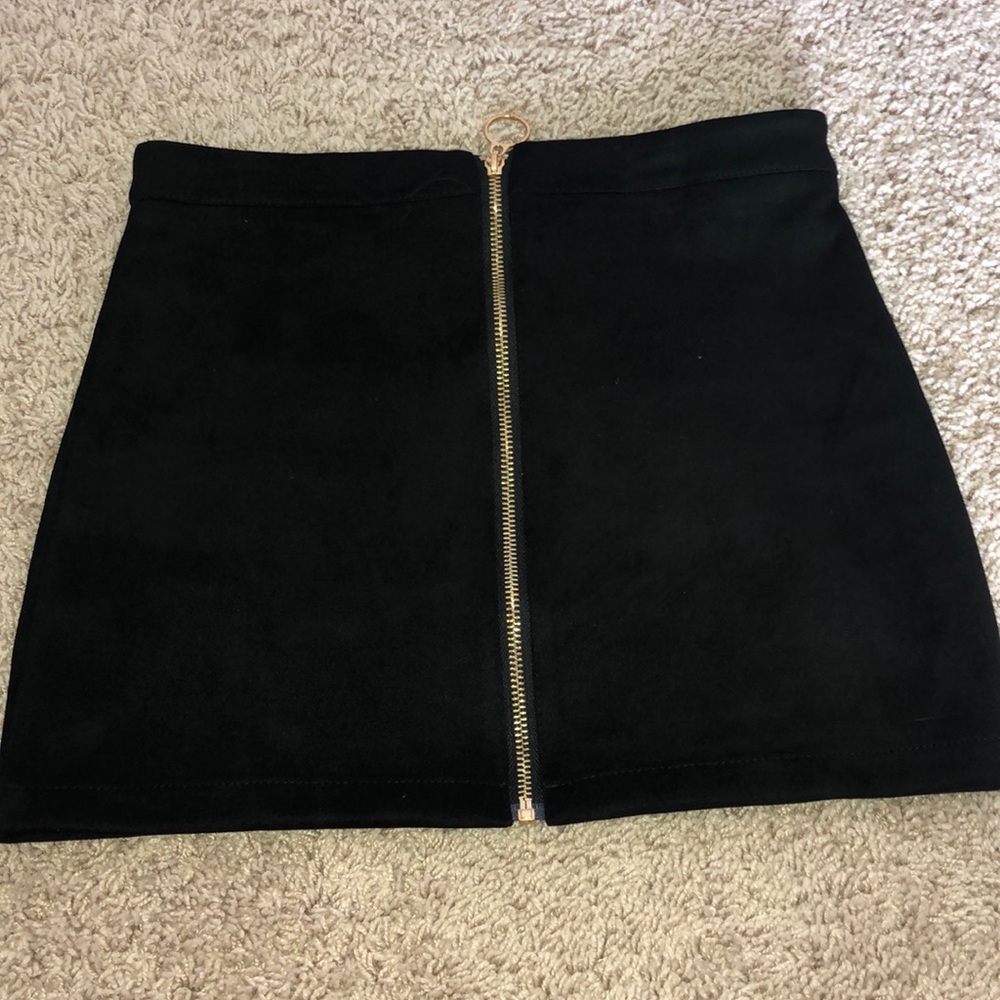 black skirt